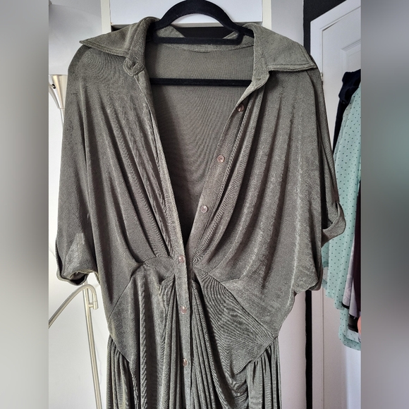 NWT City Mood Slinky Midi Dress in Olive - Picture 3 of 3